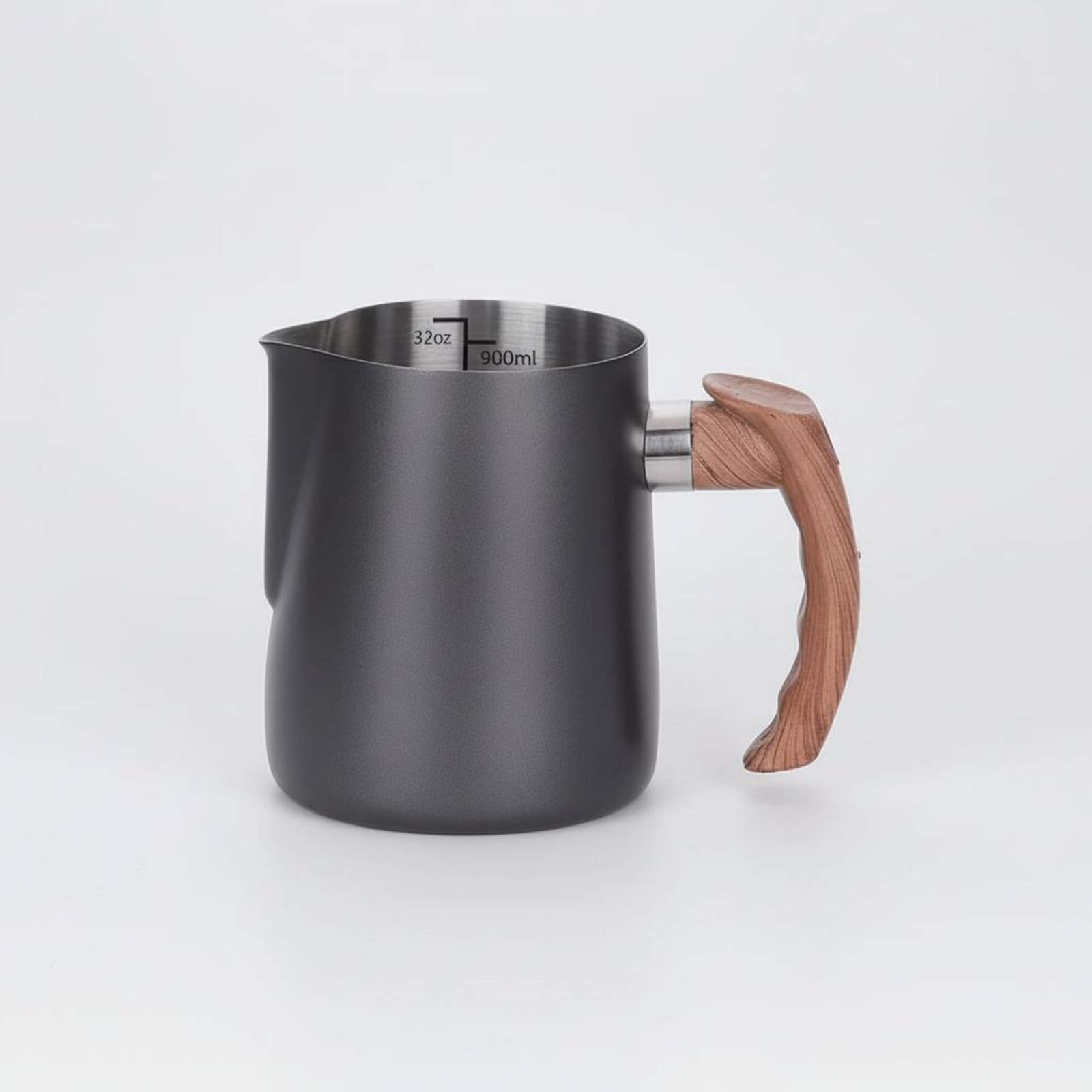 Latte Art Jug with Wooden Hand – Milk Steaming Pitcher recenzja i cena